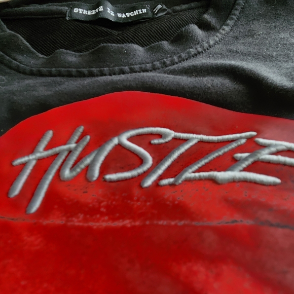 Hustle Black Streetz Iz Watchin T-Shirt with Teddy Bear Graphic - Picture 9 of 13